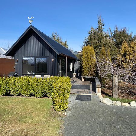 Black Beech House With Stunning Outdoor Bath Lake Tekapo Exterior photo